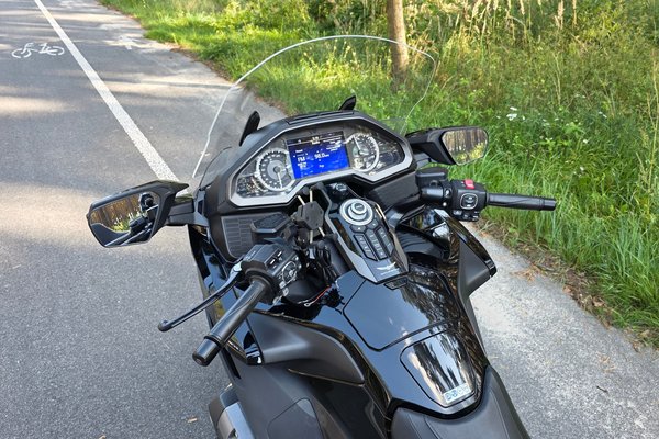 Photo 7 – Honda Goldwing GL1800D