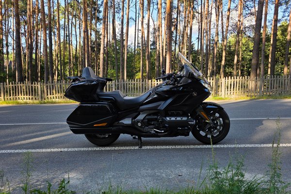Photo 2 – Honda Goldwing GL1800D