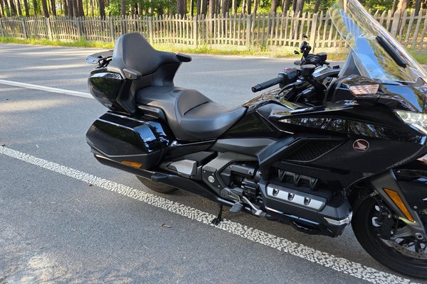 Photo 10 – Honda Goldwing GL1800D