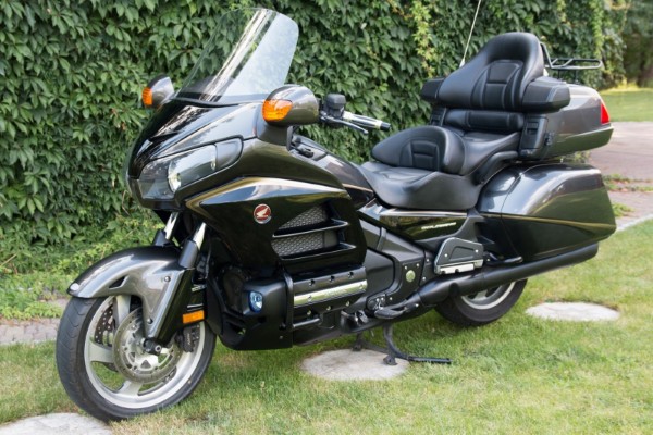 GL1800